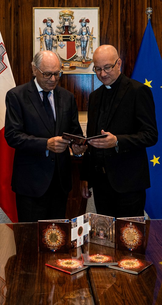 entral Bank of Malta has donated a total of 2408 Collector's Edition La Vallette Bronze Medal Sets to Id-Dar tal-Providenza.