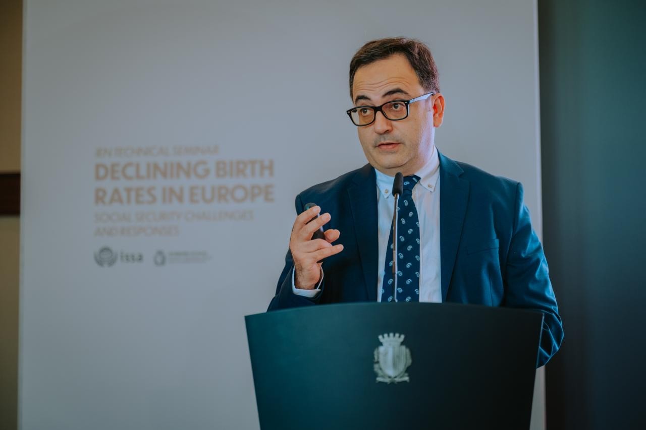 Dr Aaron G. Grech