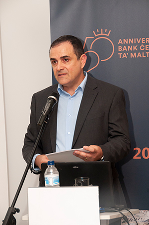 Lekċer pubblika minn Dr Charles J Farrugia ġewwa l-Bank Ċentrali ta’ Malta Lekċer pubblika minn Dr Charles J Farrugia ġewwa l-Bank Ċentrali ta’ Malta