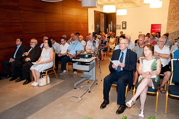 Lekċer pubblika minn Dr Charles J Farrugia ġewwa l-Bank Ċentrali ta’ Malta Lekċer pubblika minn Dr Charles J Farrugia ġewwa l-Bank Ċentrali ta’ Malta