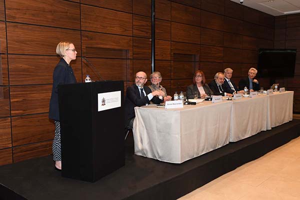 Waiting for populism? Problems of interpretation and policy implications Four lectures and a Conversation