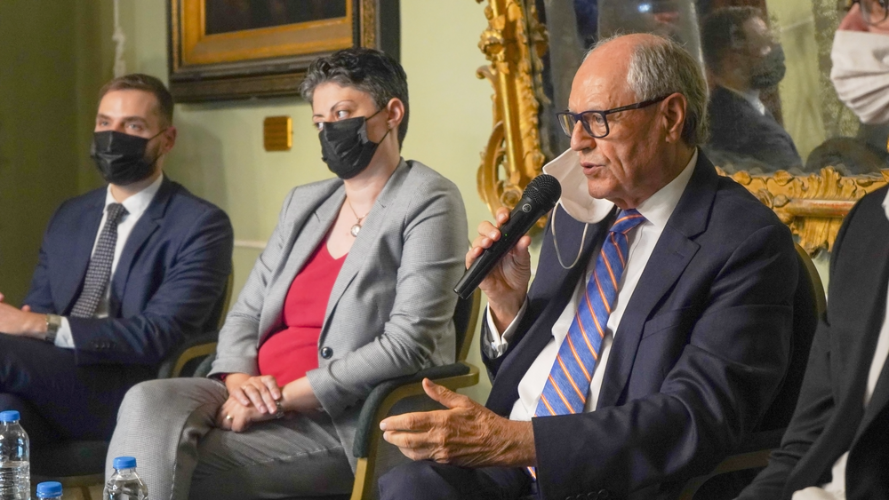 L-inflazzjoni qiegħda hawn biex tibqa’ jew hija tranżitorja? Seminar Konġunt bejn il-Kamra tal-Kummerċ u l-Bank Ċentrali ta’ Malta dwar il-permanenza tax-xejriet inflazzjonarji attwali L-inflazzjoni qiegħda hawn biex tibqa’ jew hija tranżitorja? Seminar Konġunt bejn il-Kamra tal-Kummerċ u l-Bank Ċentrali ta’ Malta dwar il-permanenza tax-xejriet inflazzjonarji attwali