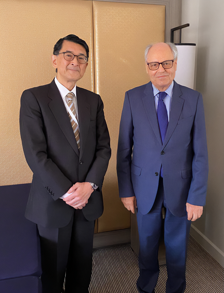 Il-Gvernatur tal-Bank Ċentrali ta' Malta, il-Professur Edward Scicluna, u s-Segretarju Ġenerali tal-BERŻ, Mr Kazuhiko Koguchi