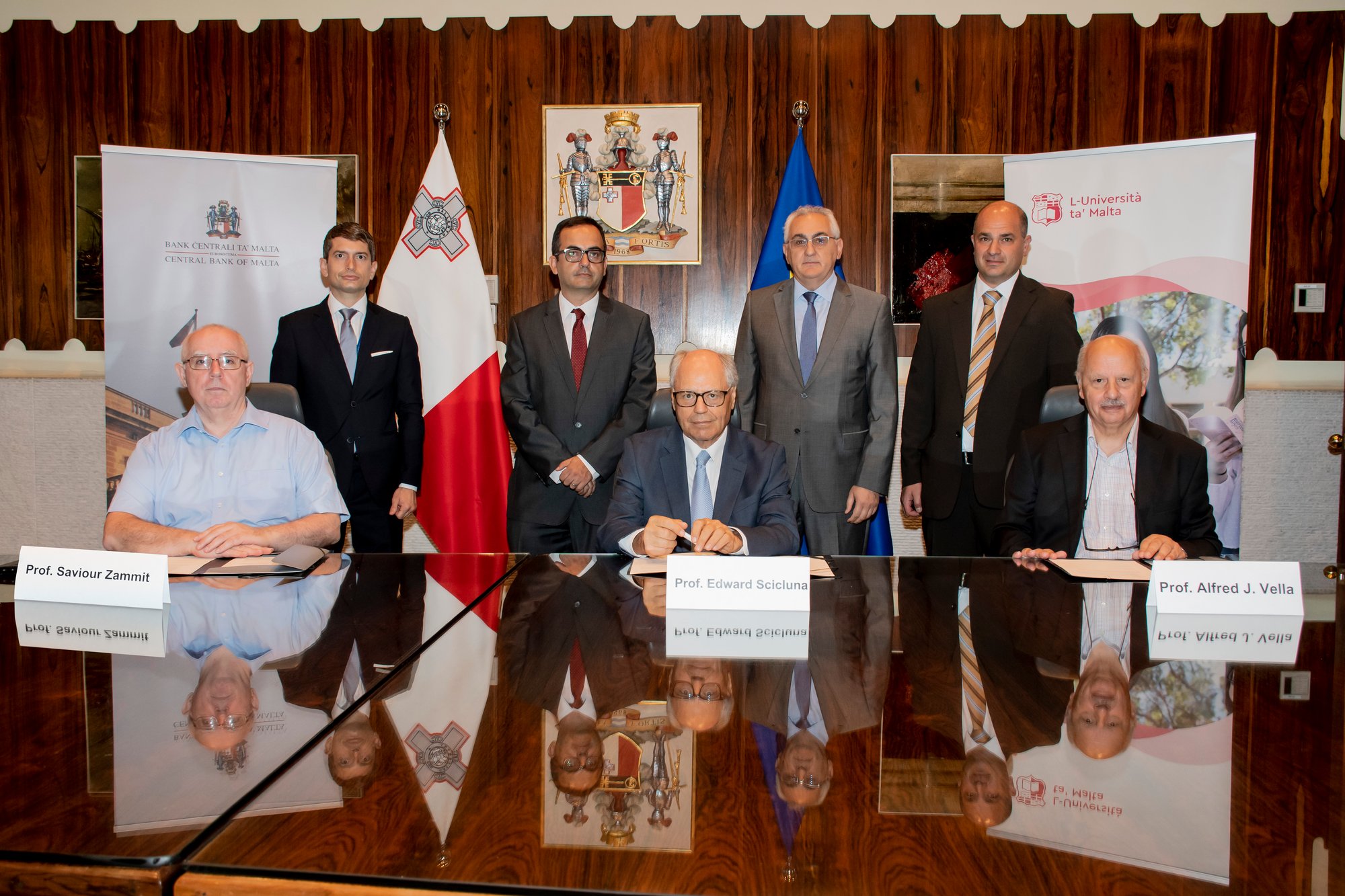 Il-Bank Ċentrali ta’ Malta jwaqqaf mill-ġdid il-Professorat fl-Ekonomija tiegħu fl-Università ta’ Malta Il-Bank Ċentrali ta’ Malta jwaqqaf mill-ġdid il-Professorat fl-Ekonomija tiegħu fl-Università ta’ Malta