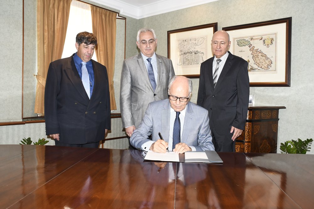 Il-Bank Ċentrali ta’ Malta jiffirma Ftehim dwar Skambju ta’ Flus mal-Bank Nazzjonali tal-Ukrajna Il-Bank Ċentrali ta’ Malta jiffirma Ftehim dwar Skambju ta’ Flus mal-Bank Nazzjonali tal-Ukrajna