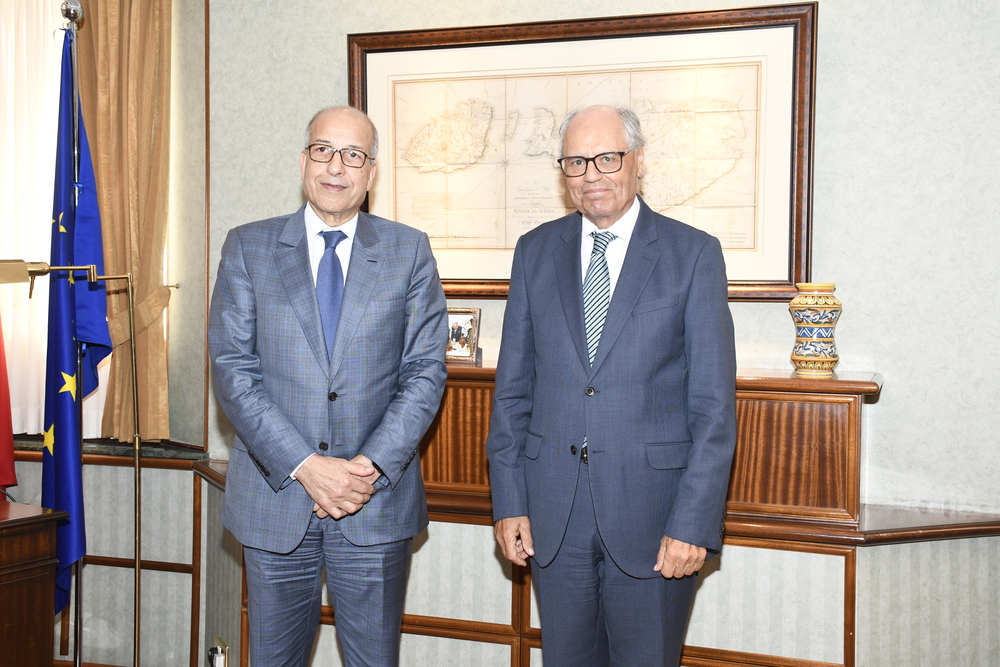 Il-Gvernatur tal-Bank Ċentrali tal-Libja Mr Saddek Elkaber iżur lill-Gvernatur tal-Bank Ċentrali ta’ Malta Il-Gvernatur tal-Bank Ċentrali tal-Libja Mr Saddek Elkaber iżur lill-Gvernatur tal-Bank Ċentrali ta’ Malta