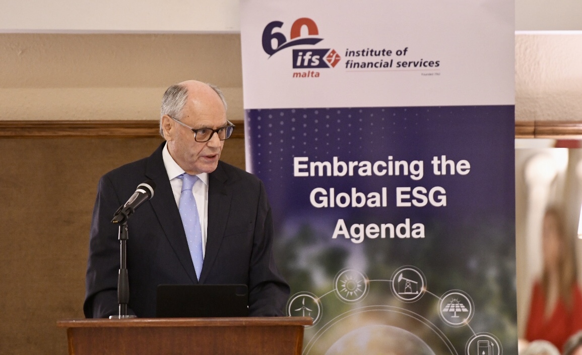 Il-Professur Edward Scicluna, il-Gvernatur tal-Bank Ċentrali ta' Malta, indirizza lill-mistednin tal-ikla annwali tal-Istitut għas-Servizzi Finanzjarji ta' Malta. Il-Professur Edward Scicluna, il-Gvernatur tal-Bank Ċentrali ta' Malta, indirizza lill-mistednin tal-ikla annwali tal-Istitut għas-Servizzi Finanzjarji ta' Malta.