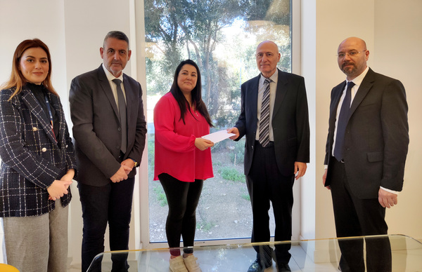 Il‑fondi kienu ppreżentati mid‑Deputat Gvernatur tal‑Bank Mr Oliver Bonello lil Ms Alexia Gatt Spearing fil‑binja tal-Marigold Foundation fil-Marsa