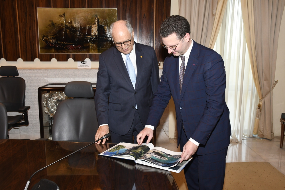 Iktar kmieni dan ix-xahar, il-Gvernatur tal-Bank Ċentrali ta’ Malta, il-Professur Edward Scicluna, kellu żjara ta’ korteżija minn delegazzjoni mill-Awtorità tas-Superviżjoni Finanzjarja (AFSA) tal-Albanija mmexxija mid-Direttur Eżekuttiv Ġenerali, Ervin Mete Iktar kmieni dan ix-xahar, il-Gvernatur tal-Bank Ċentrali ta’ Malta, il-Professur Edward Scicluna, kellu żjara ta’ korteżija minn delegazzjoni mill-Awtorità tas-Superviżjoni Finanzjarja (AFSA) tal-Albanija mmexxija mid-Direttur Eżekuttiv Ġenerali, Ervin Mete