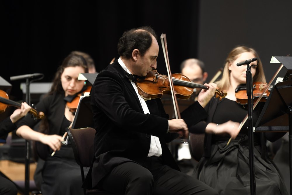 Carmine Lauri jidderieġi lill-Orkestra Filarmonika ta’ Malta Carmine Lauri jidderieġi lill-Orkestra Filarmonika ta’ Malta