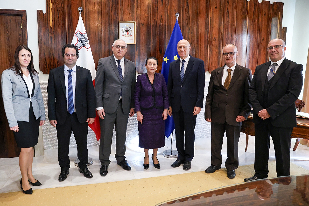 Id-Diretturi tal-Bord tal-Bank mal-Eċċellenza Tagħha Myriam Spiteri Debono