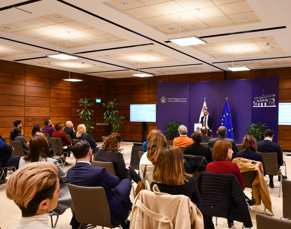 Dr Brian Micallef, Manager, Economic Research Office waqt il-preżentazzjoni tiegħu