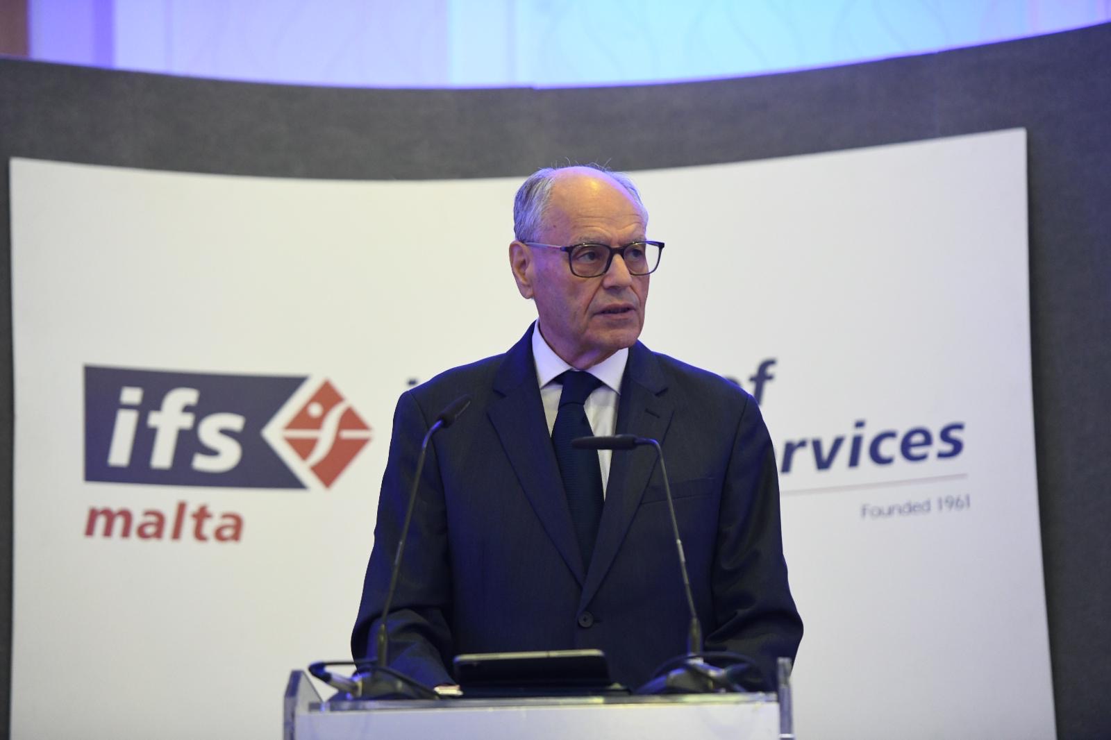 Il-Gvernatur, il-Professur Edward Scicluna Il-Gvernatur, il-Professur Edward Scicluna